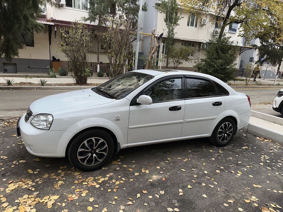 Лассетти 1,8 3-я позиция, автомат, бензин