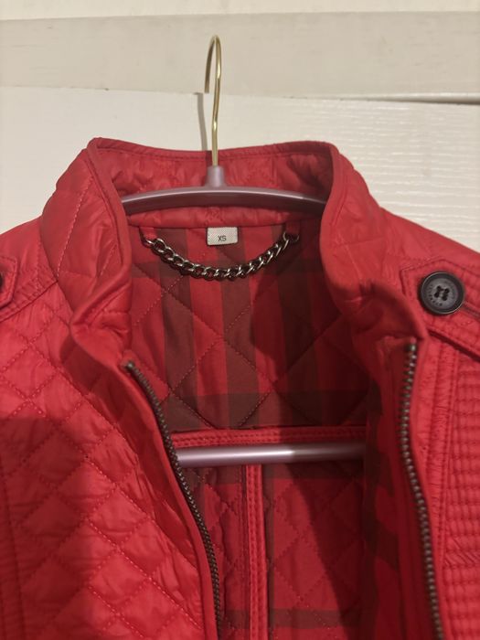 Burberry червен тренчкод