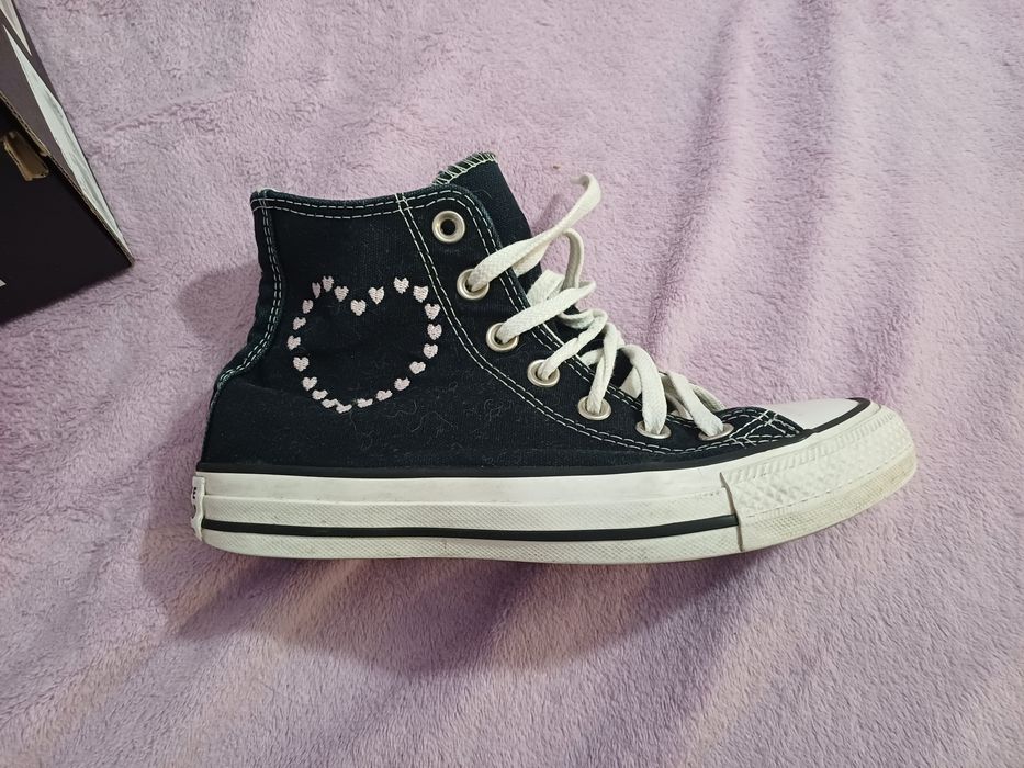 Converse valentine's day