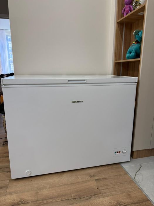 Морозильник большой