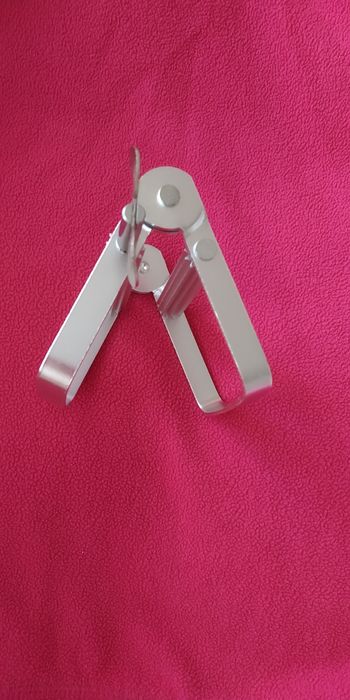 Уред за изцеждане на туби