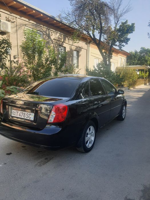 Lacetti sotiladi