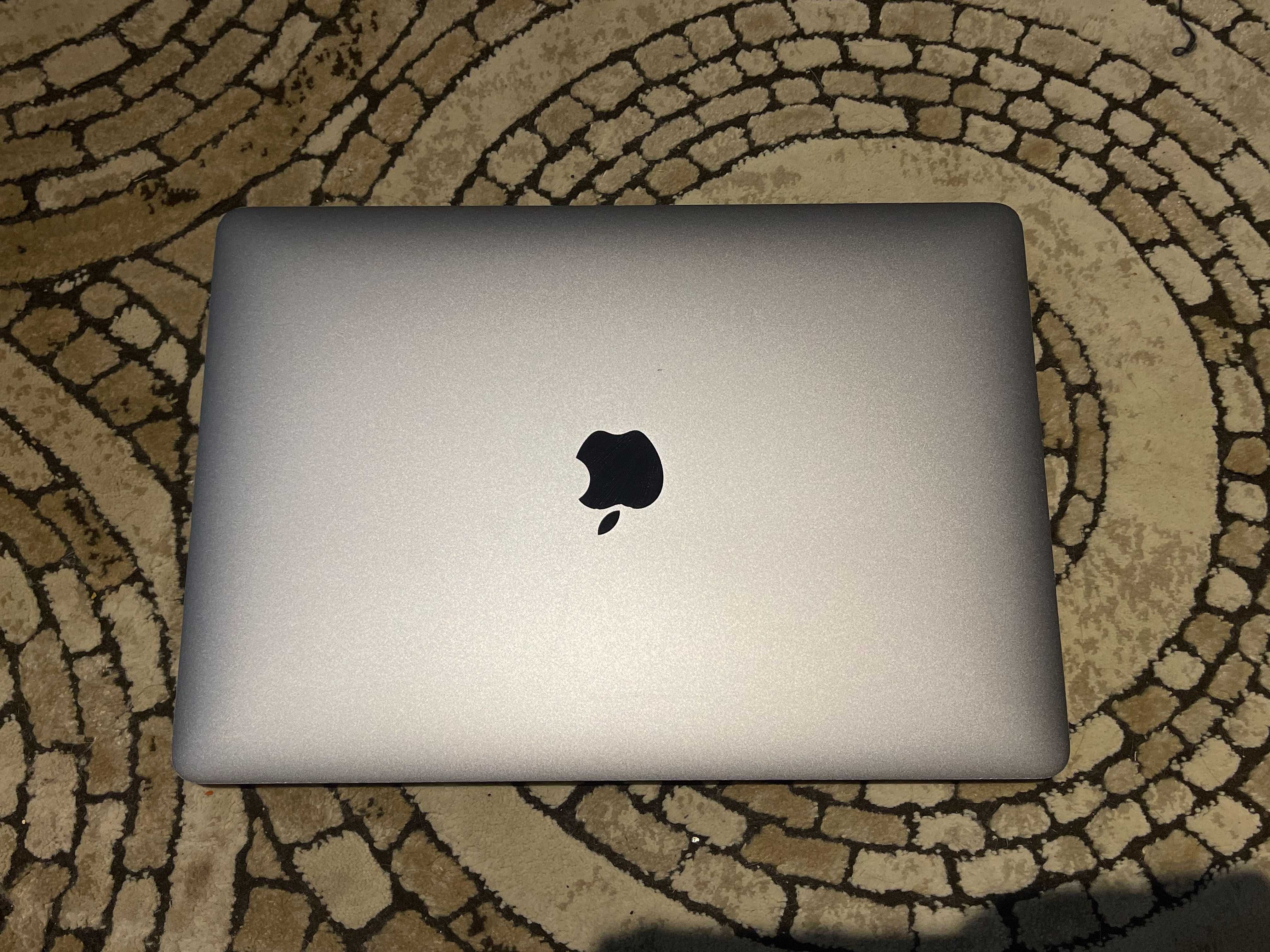 MacBook Pro 13'', 2018, 16BG + 1 TB Storage