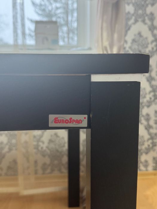 Гостиный стол со стульями