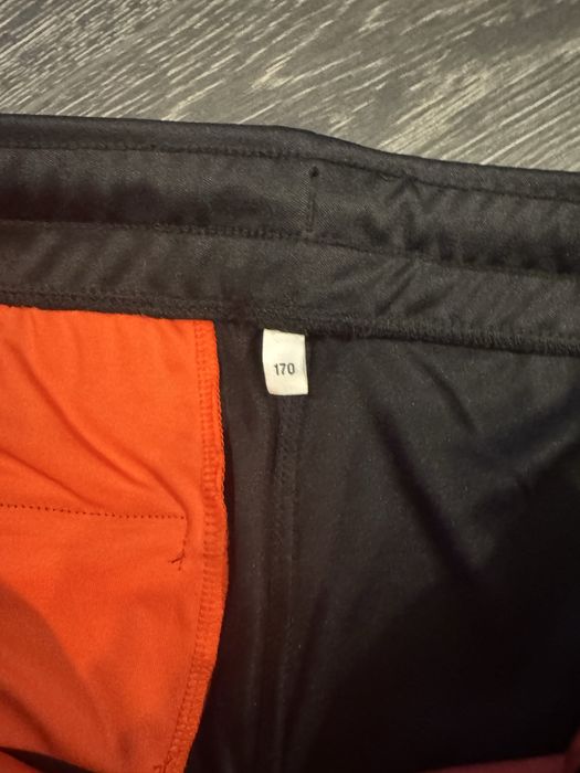pantaloni scurti
