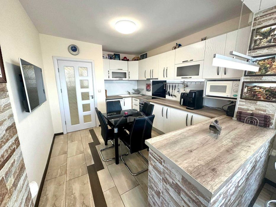 Продава се Тристаен апартамент в Бургас, Славейков - 65 кв.м за 1539 €/кв.м - Снимка #1