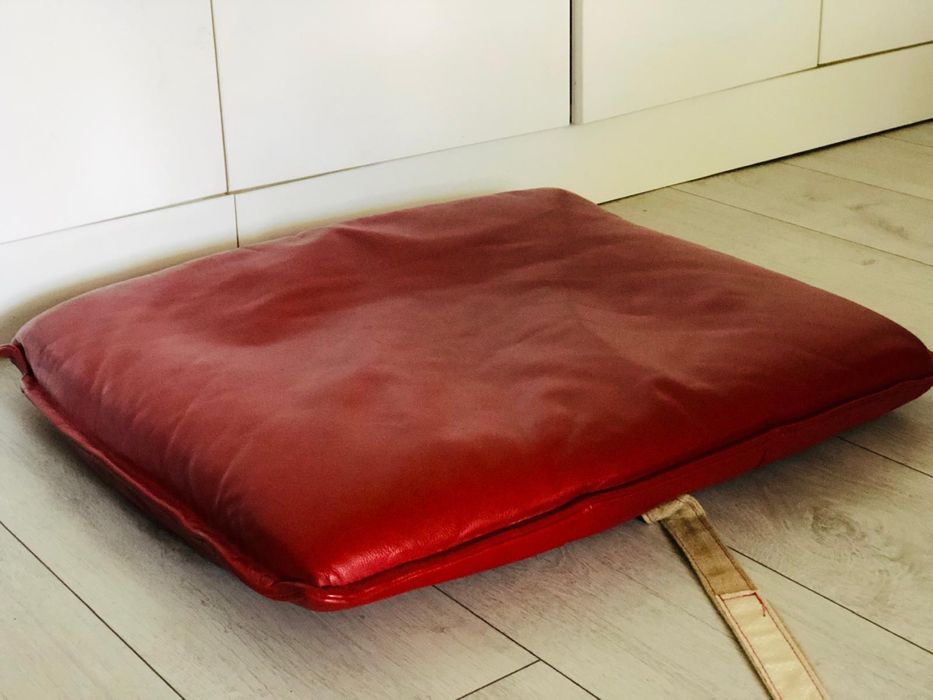 Mid century perna piele rosie