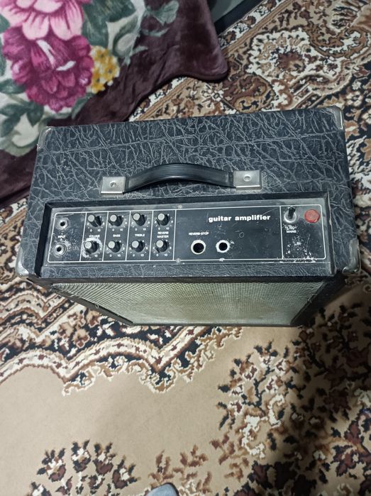 Винтажный комбоусилитель для электрогитары