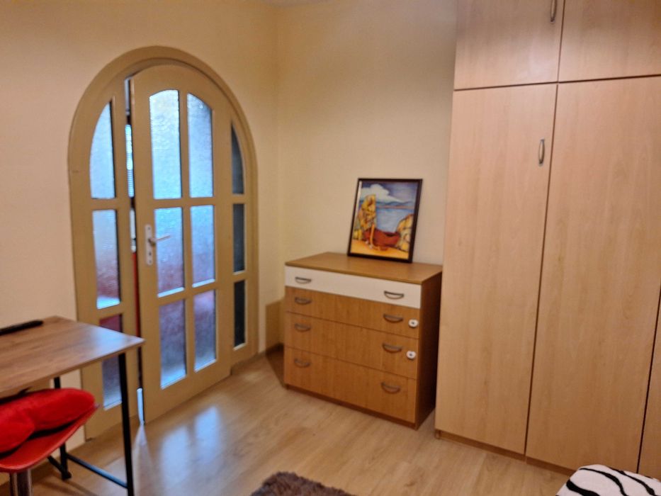 Самостоятелен етаж от къща