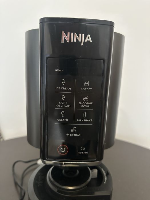 Aparat de înghețată Ninja Creami