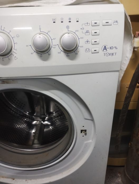 Продавам Перални на части