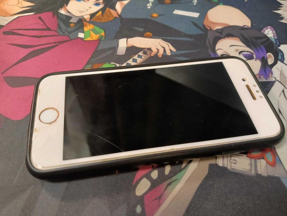 iPhone 8 256GB – работещ, с козметични забележки – изгодно