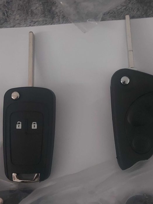 Chei brute auto, compatibile cu butoane