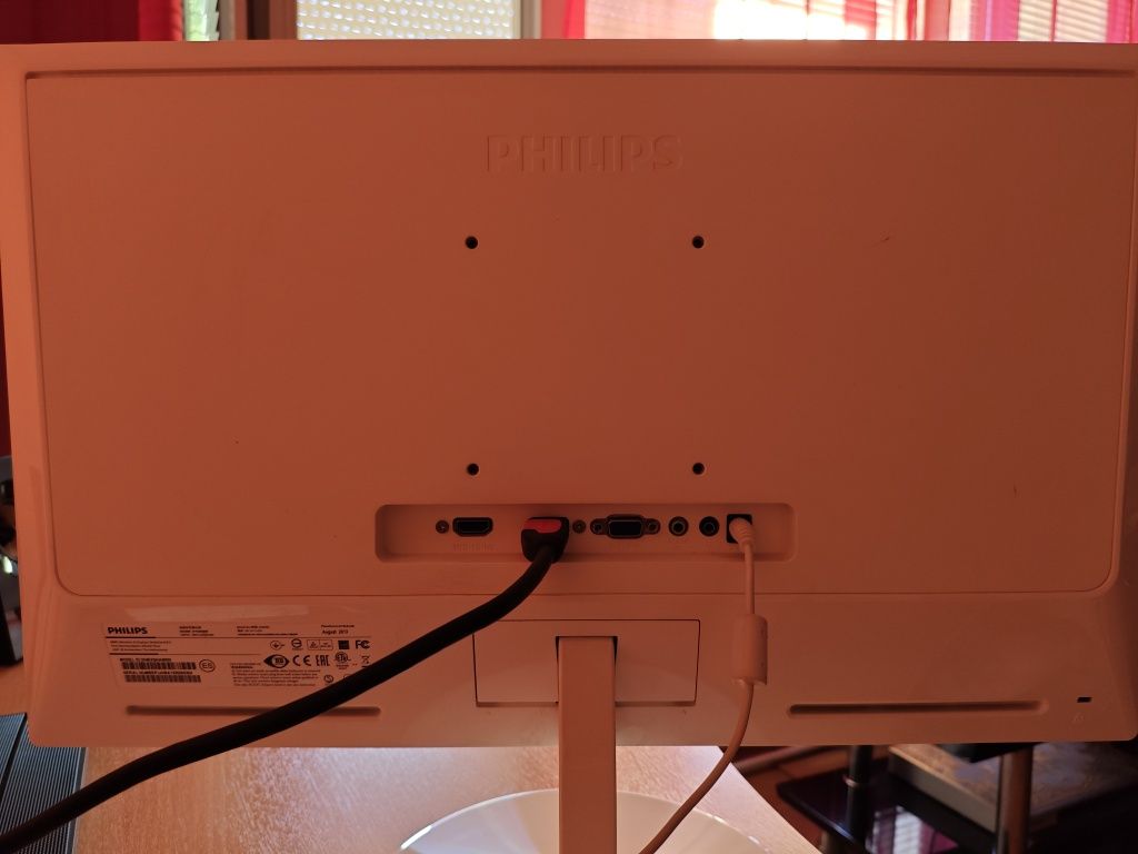 продавам Philips монитор