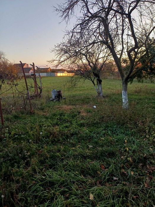 Casă de vânzare la țară – teren generos, locație liniștită