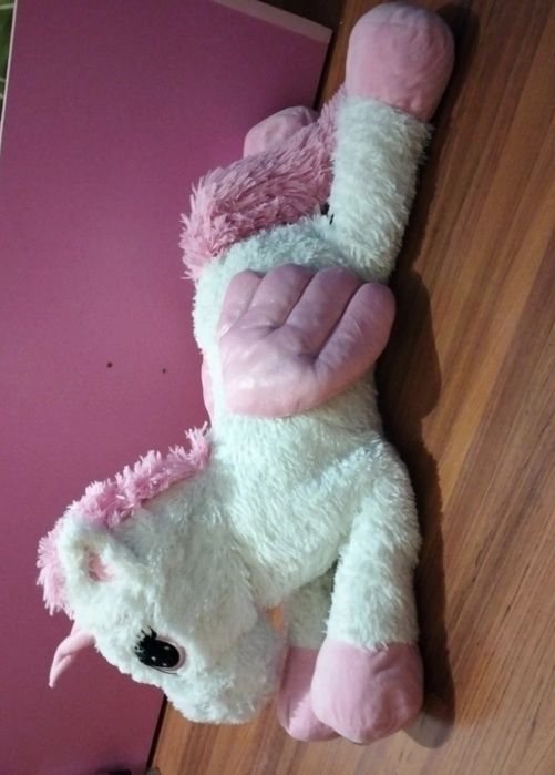 Unicorn de pluș mare