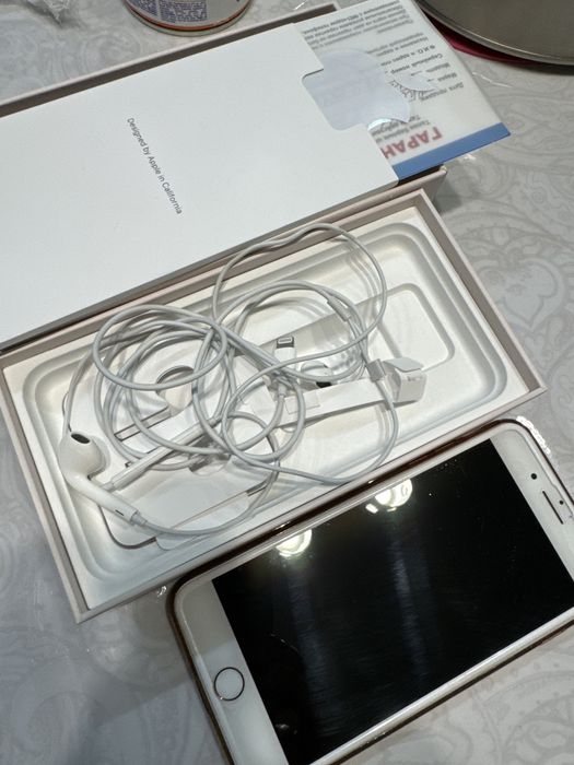Продам айфон 8 плюс