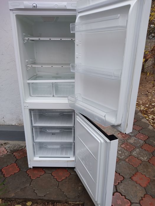 Продается холодильник Индезит