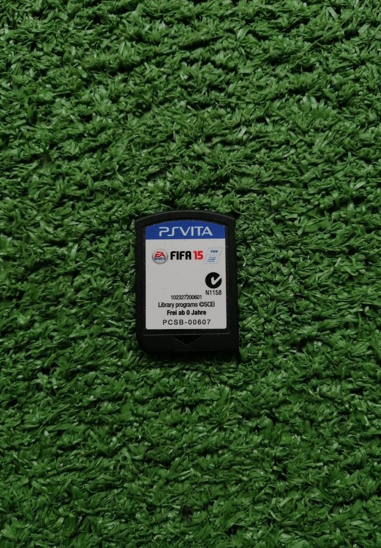 Joc Fifa 15 PS VITA