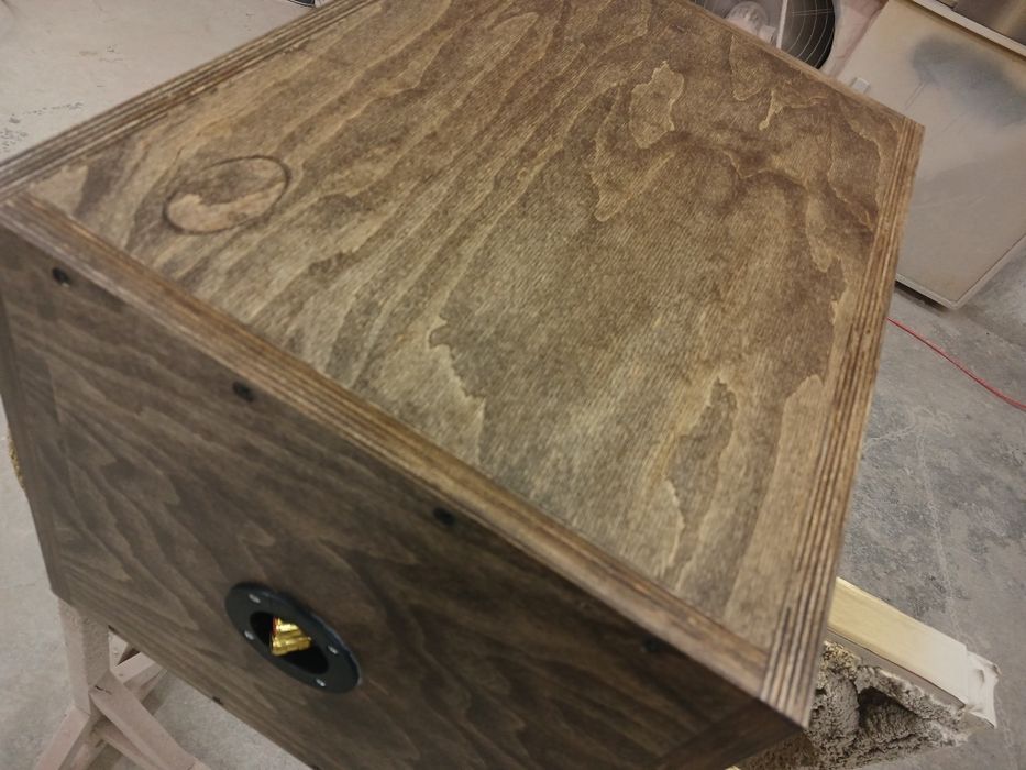 Продам короб для SQ сабвуфера 12дюймов