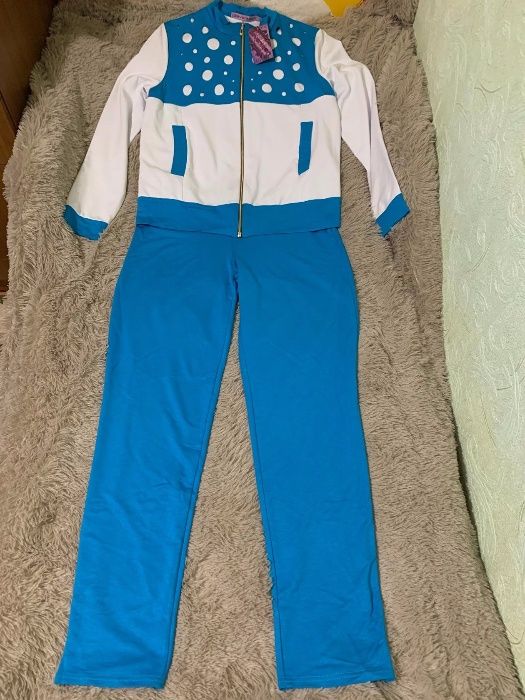 Новый спортивный костюм.