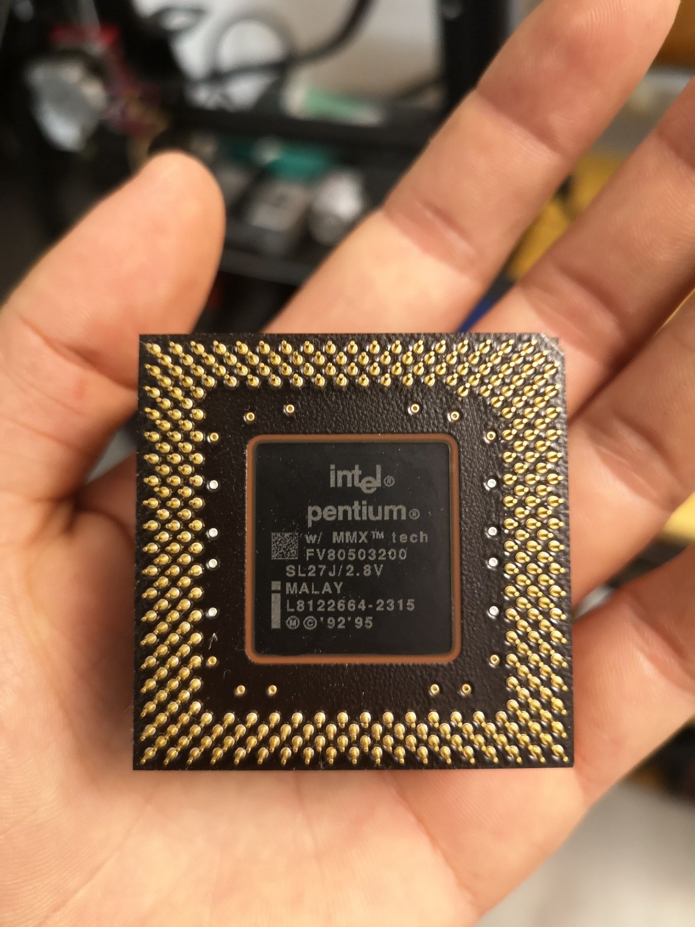 Procesor retro Intel Pentium MMX 200
