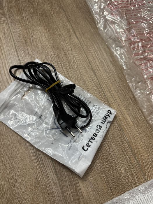 Кабель питания (сетевой шнур)