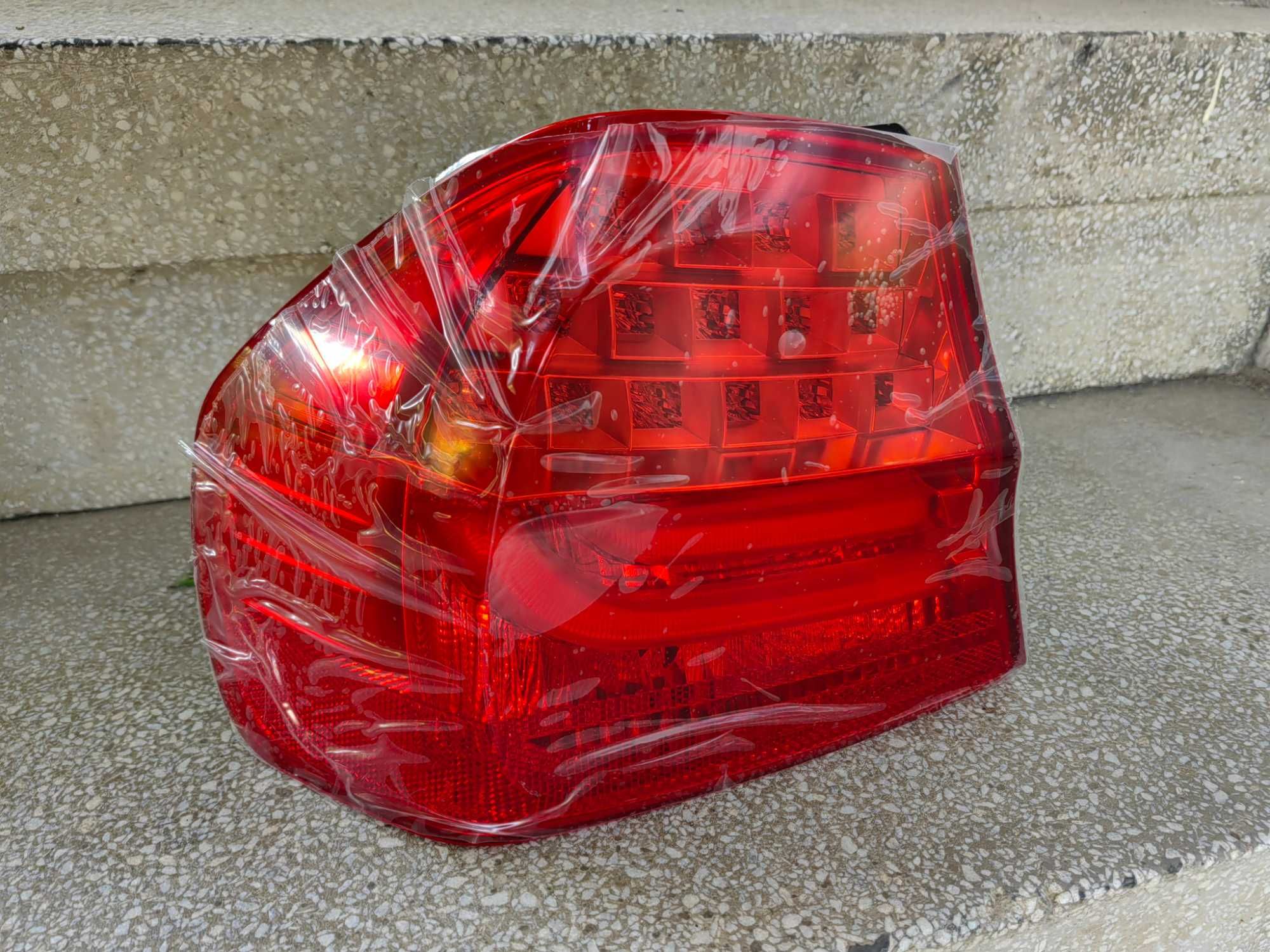 Стоп BMW E90 LCi LED ляв / Стоп БМВ Е90 Външен ляв НОВ Оригинален