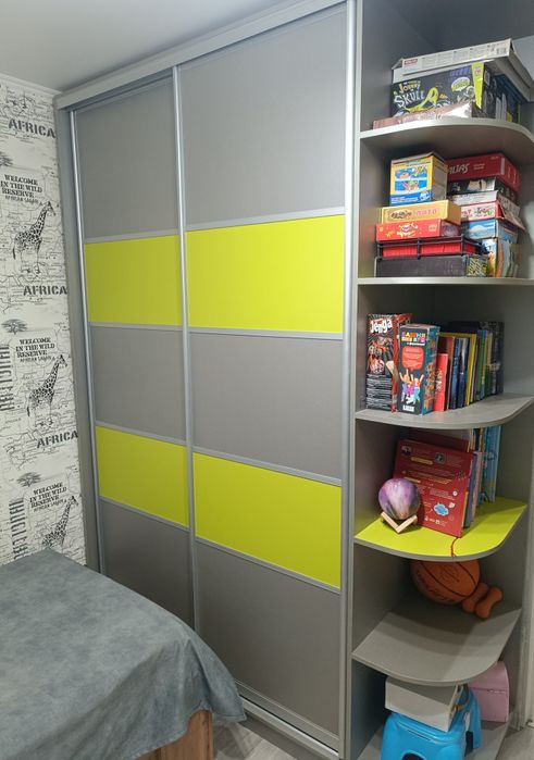 Продам шкаф-купе б/у в хорошем состоянии.