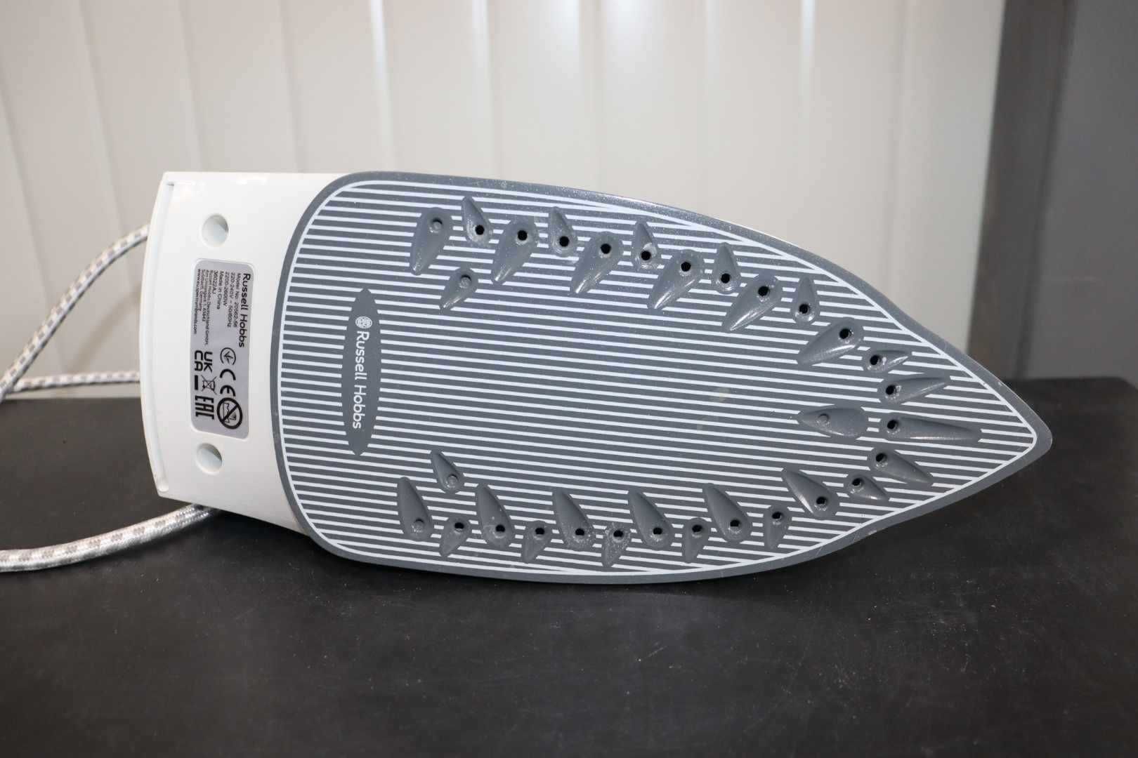 Парна ютия Russell Hobbs Supreme Steam Pro 2600W, 140 г/мин ПРОМОЦИЯ!