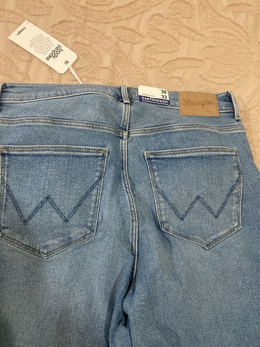 Дънки wrangler body despoke