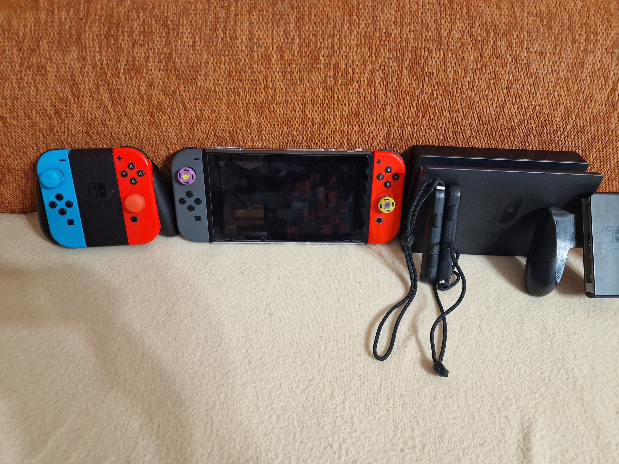 Nintendo Switch V1 Modat, card 256 GB, 4 controller + 2 slideuri +dock