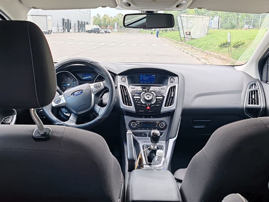 Vând urgent Ford focus 2013, benzină motor 1.0, 120 Cp