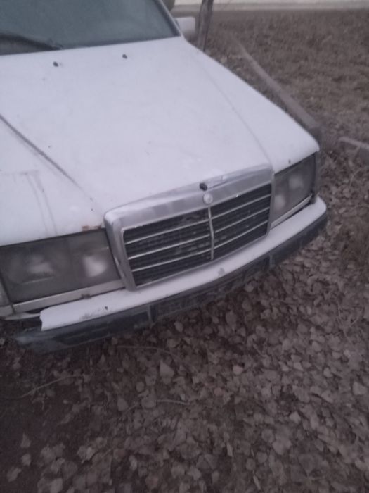 Продам фары 124 мерседес комплект