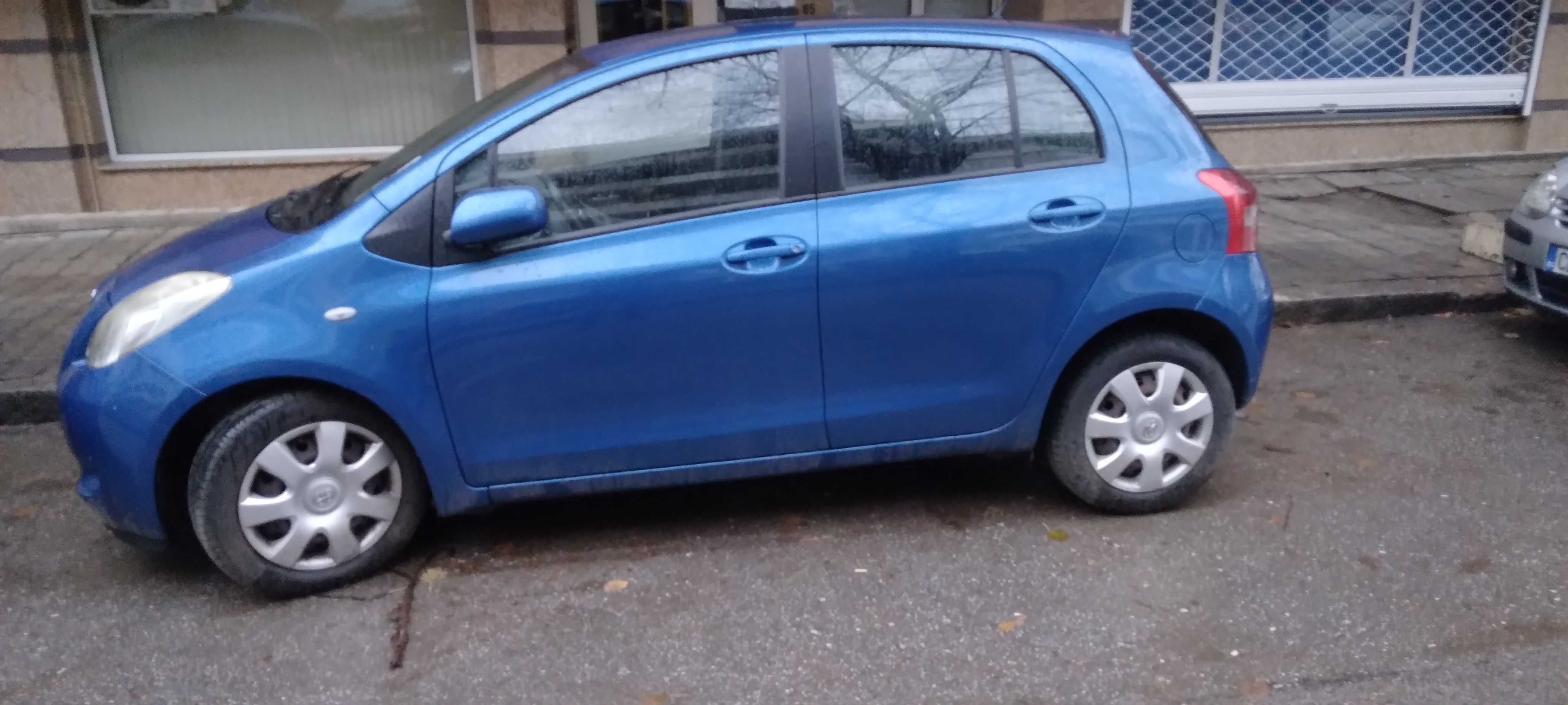 Продавам Toyota Yaris 1.3 i     автоматик