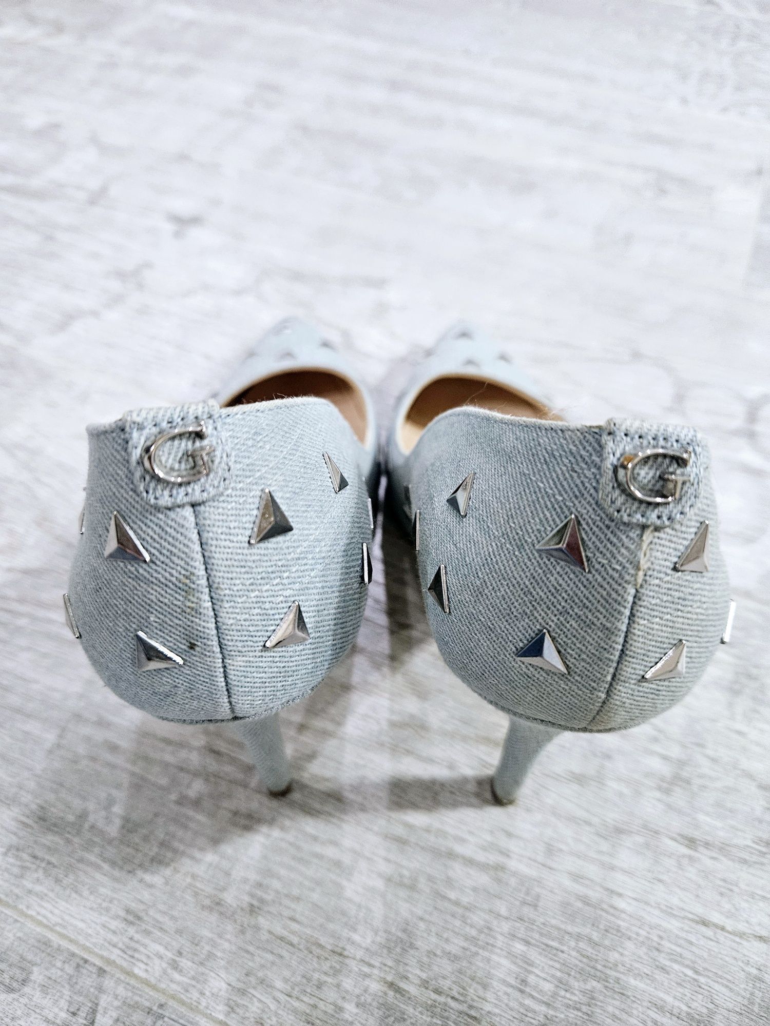 Обувки на ток Guess / Гес