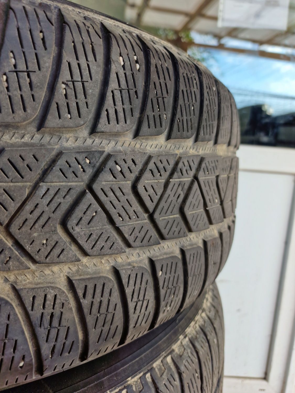 255 55 18 Pirelli run Flat bmw x5 x6 2018 4 anvelope iarna