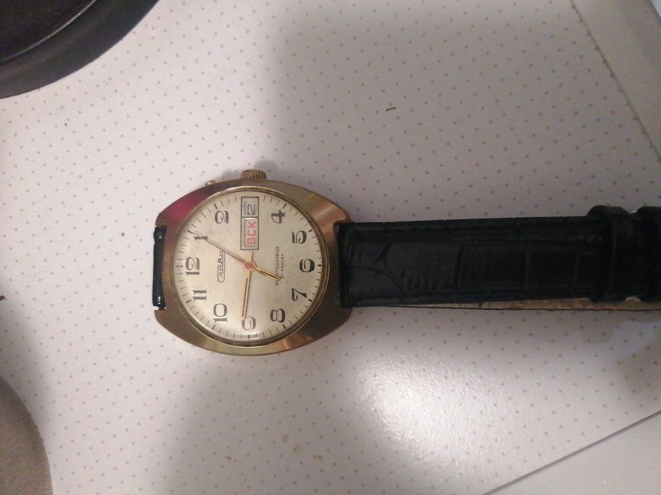 Наручные часы слава 27 камней