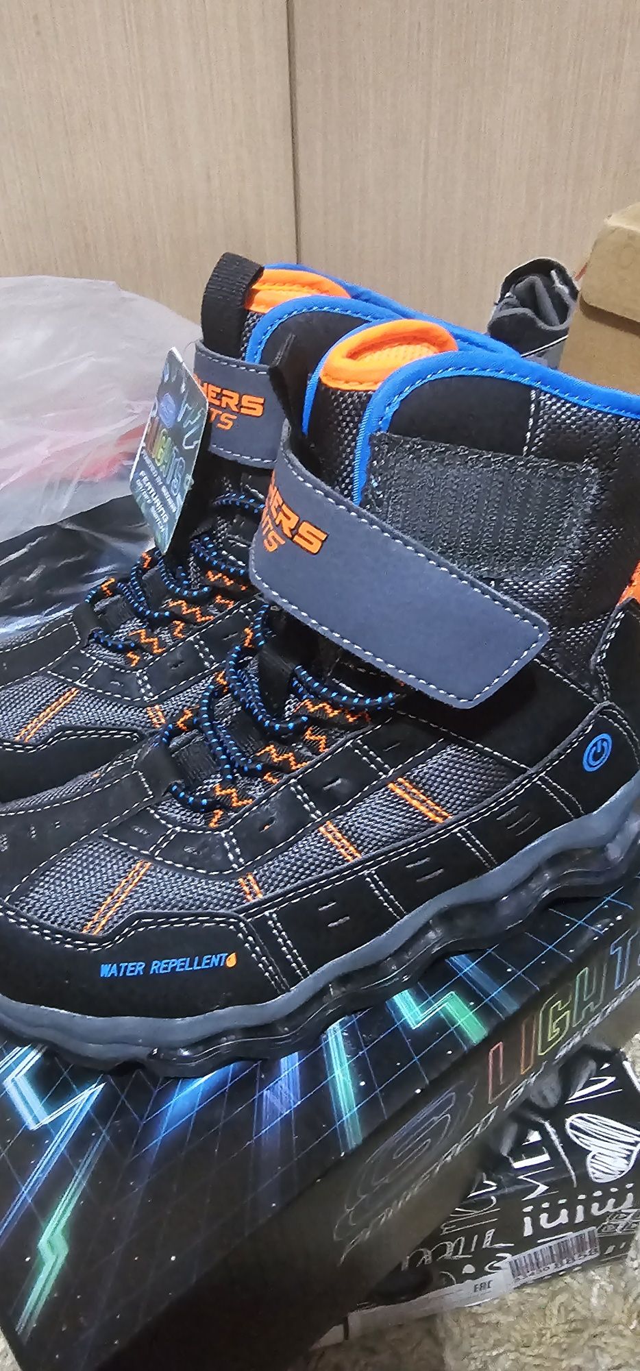 Продам ботинки, сапоги скечерсы skechers