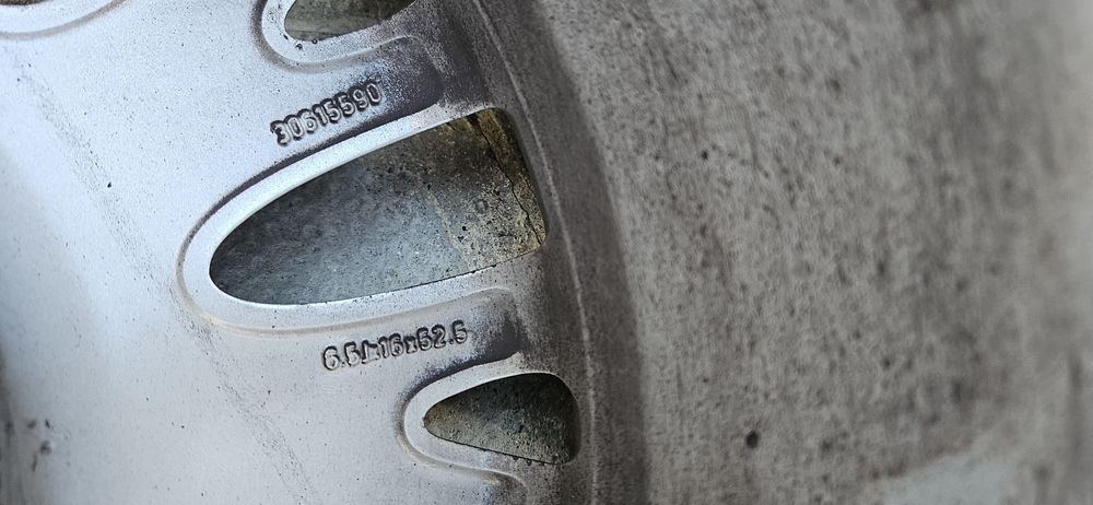 Джанти  5х108 16 със зимни гуми