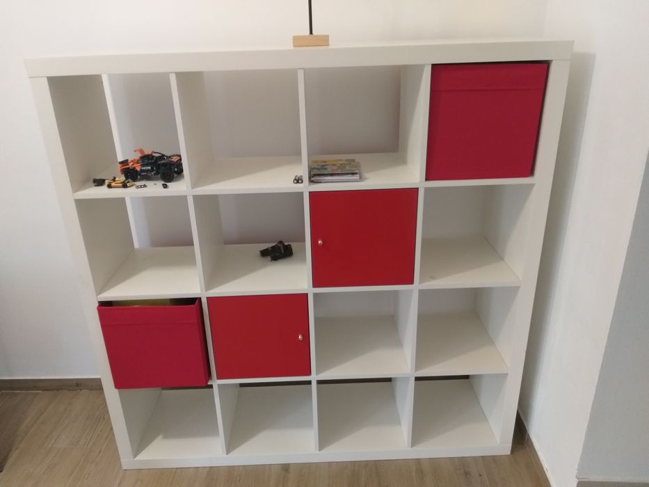 Etajera cub ikea Kallax 147x147 cm