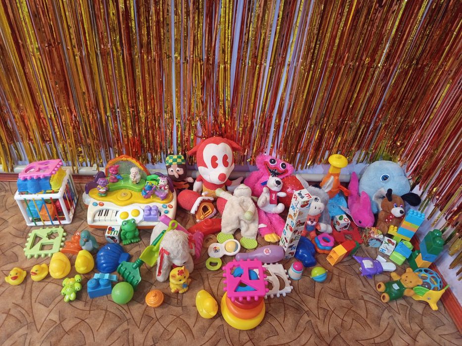 Продаются . ИГРУШКИ .