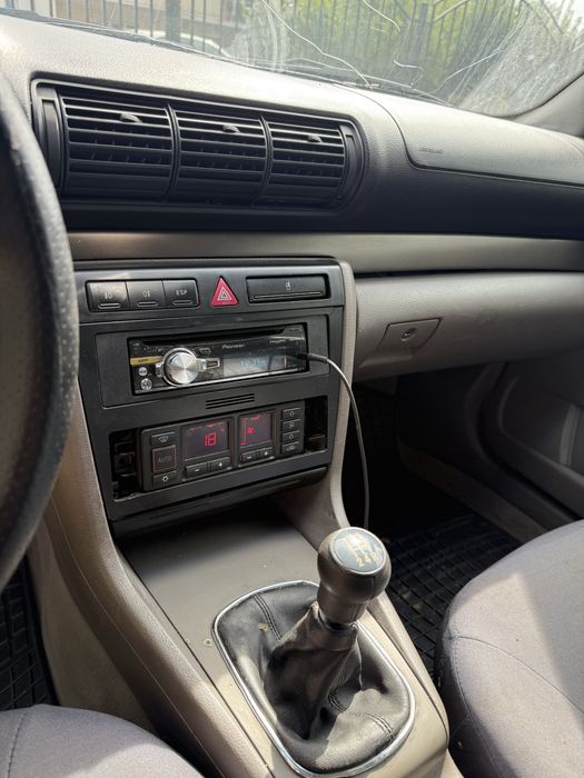 Vând Audi A4 B5, 1.6 benzină, 1996, violet, preț negociabil