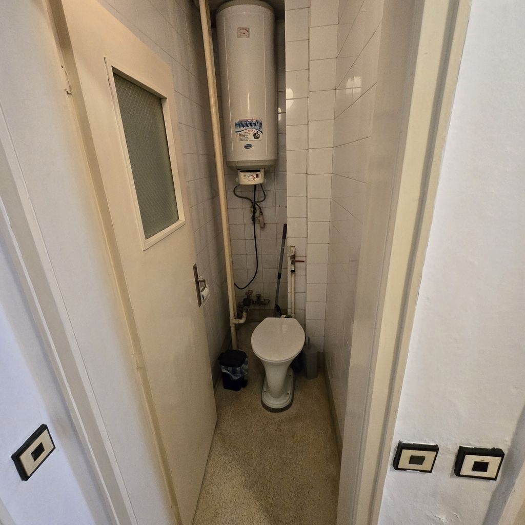 Продава се Четиристаен апартамент в Плевен, Идеален център - 120 кв.м за 1417 €/кв.м - Снимка #11