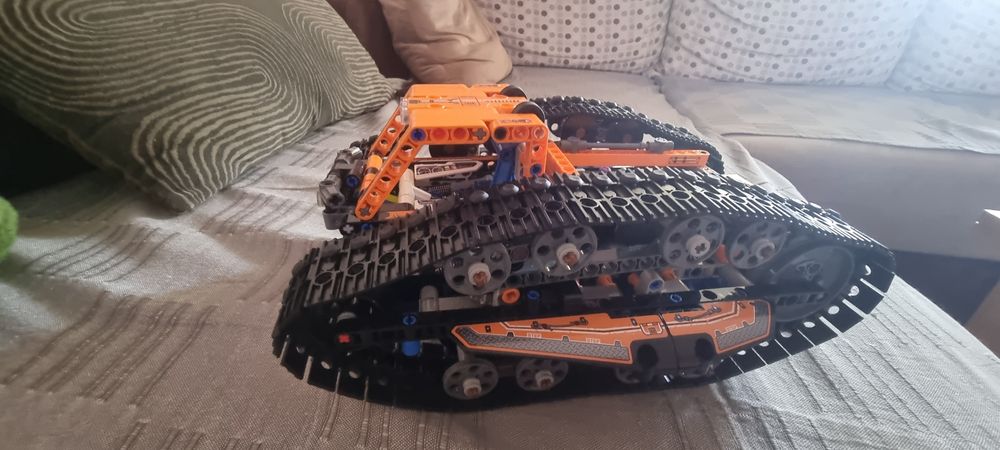 Vind set Lego 42140 aproape nou.