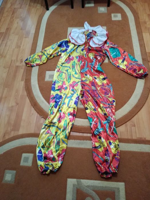 Costum clovn