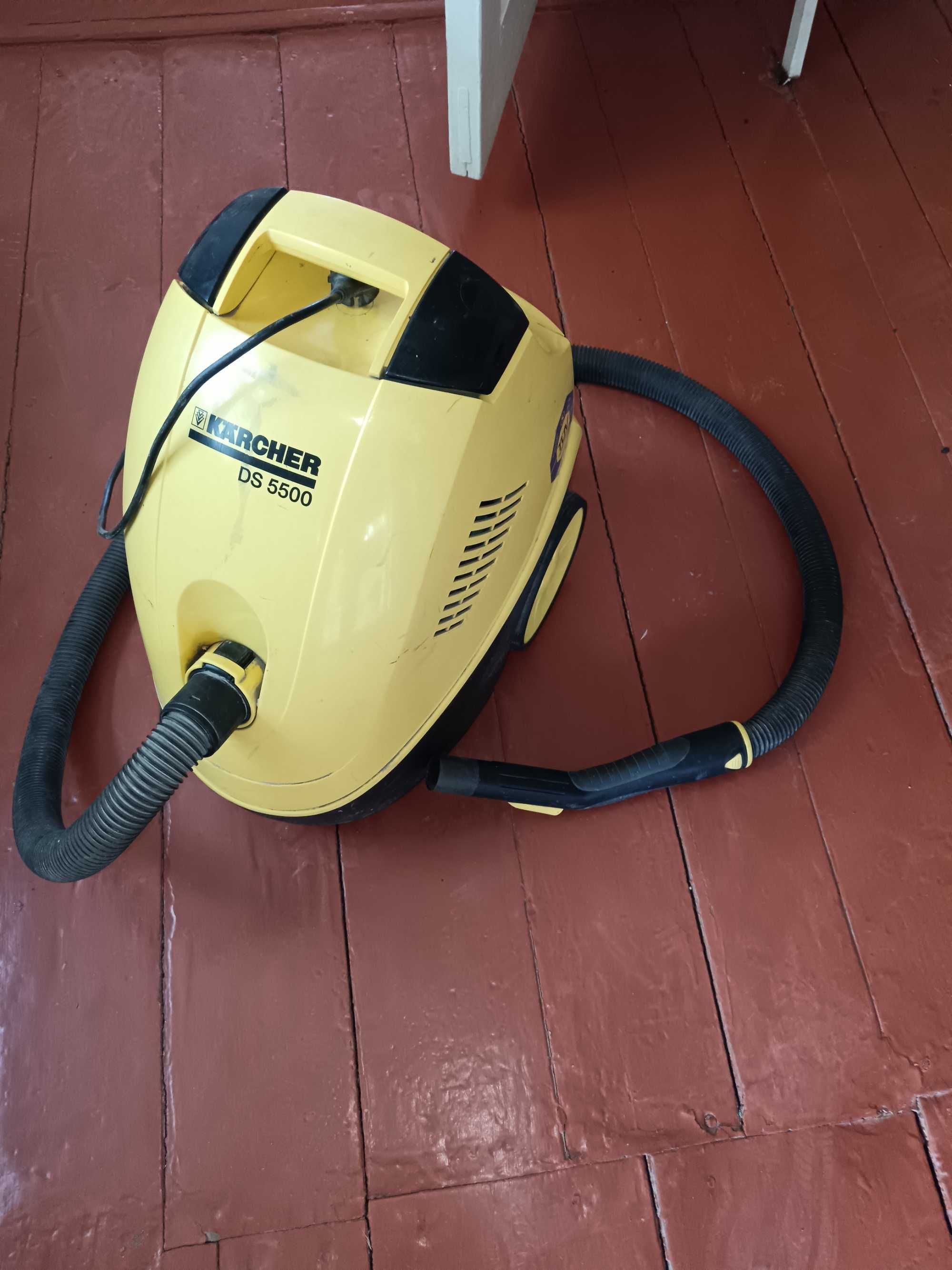 Пылесос Karcher.