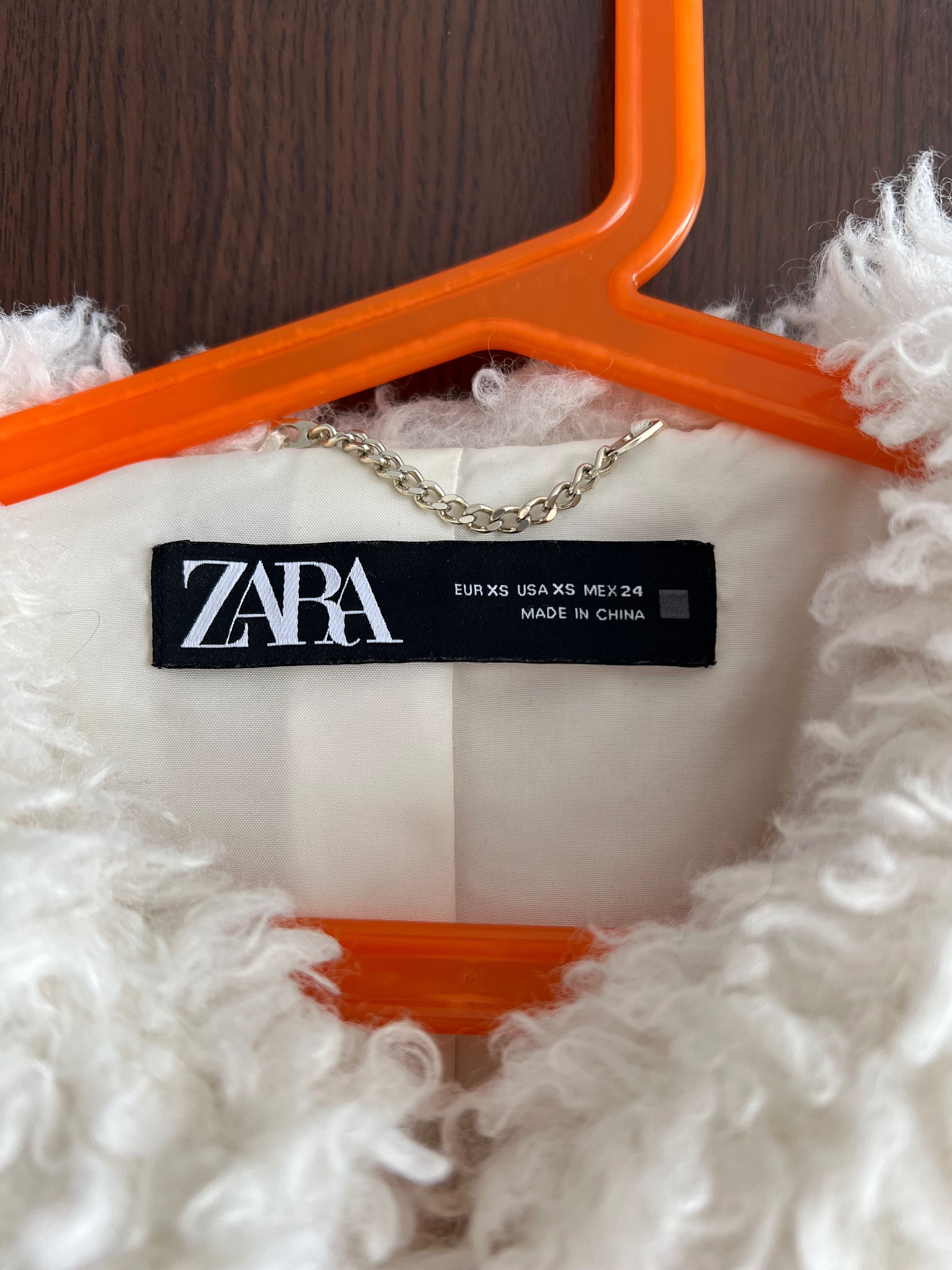Бяло пухкаво палто Zara
