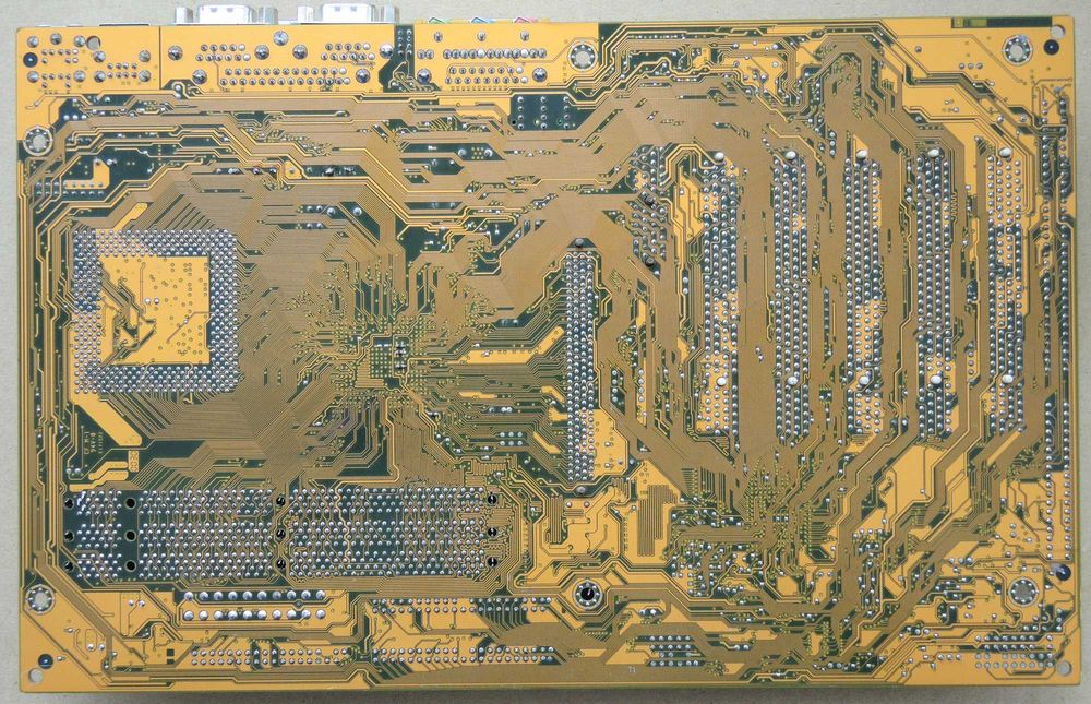 MSI MS-6309 VER:2 Via Apollo Pro133A Socket 370 AGP PCI ISA Testat