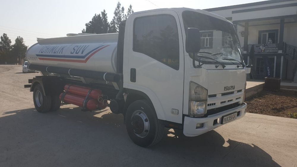 Suv tashuvchi ISUZU sotiladi